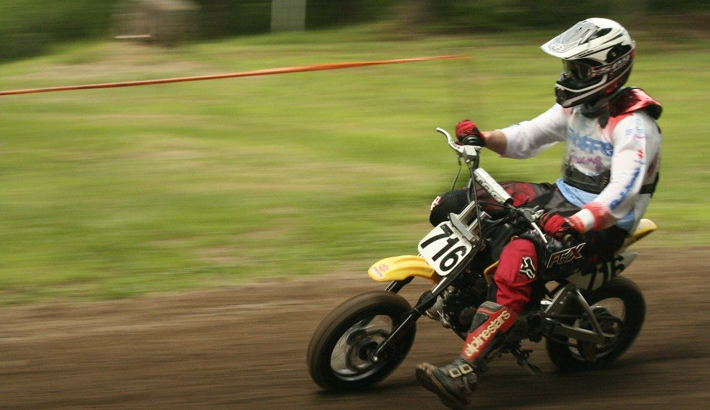 Pit bike : une mini moto cross aux performances surprenantes !