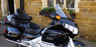Pourquoi le taxi moto est préféré au VTC classique par les professionnels ?