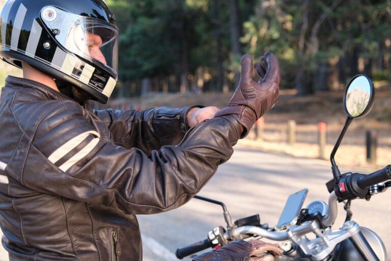 Comment vous équiper pour la moto quand il fait chaud ?