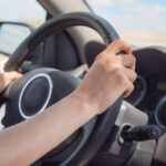 Que faut-il regarder avant d’acheter une voiture sans permis ? volant de voiture sans permis
